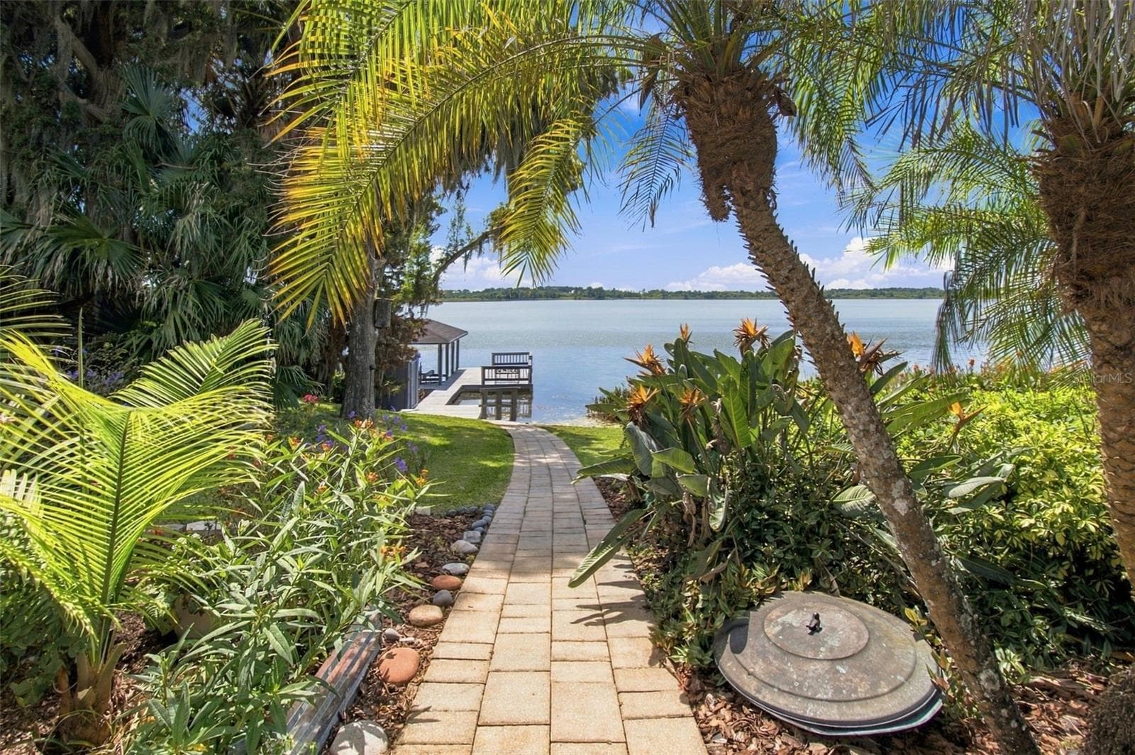 Side garden/dog run - Mature landscape - 1921 MANOR CIR SE, WINTER HAVEN