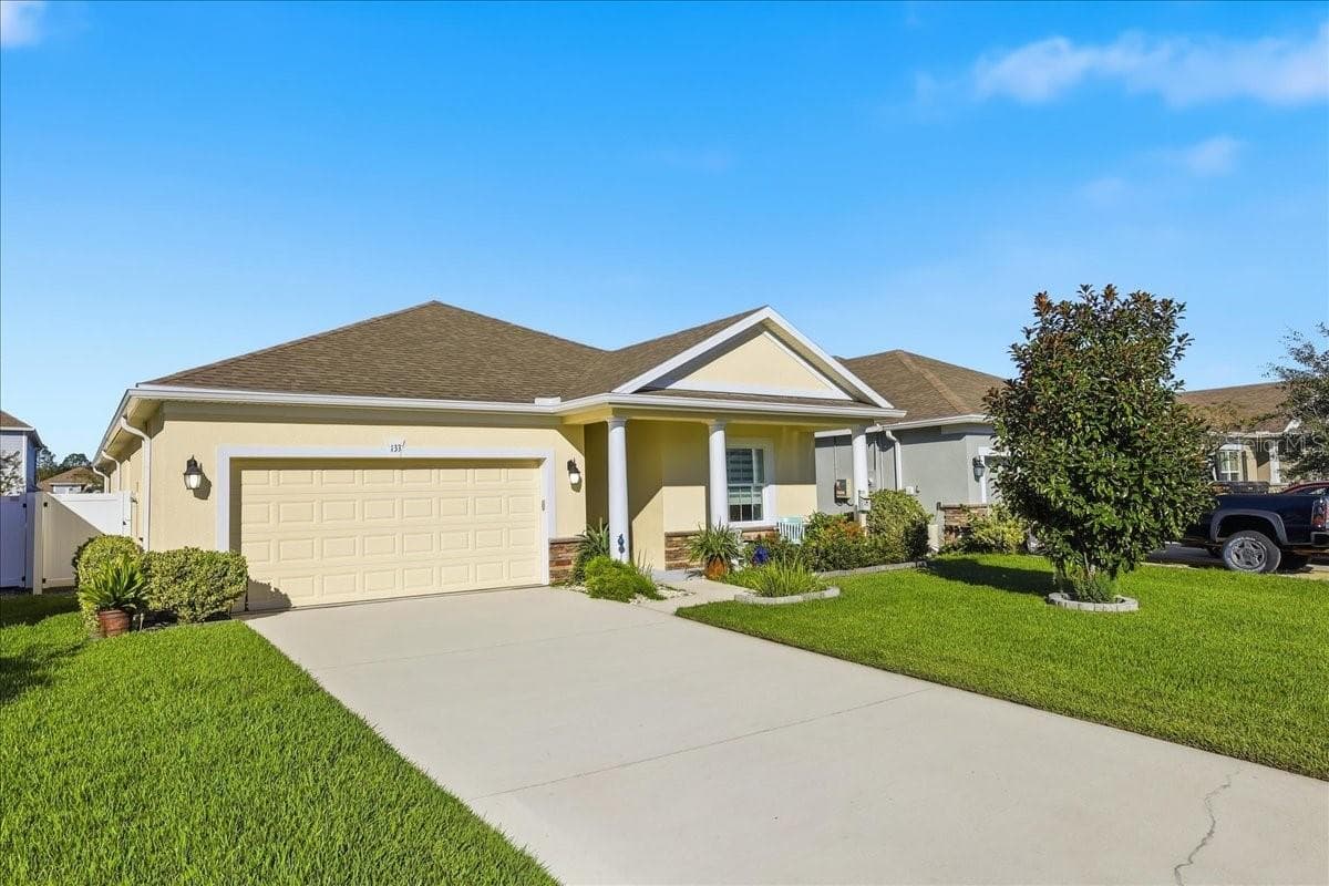 133 OAKLEAF WAY