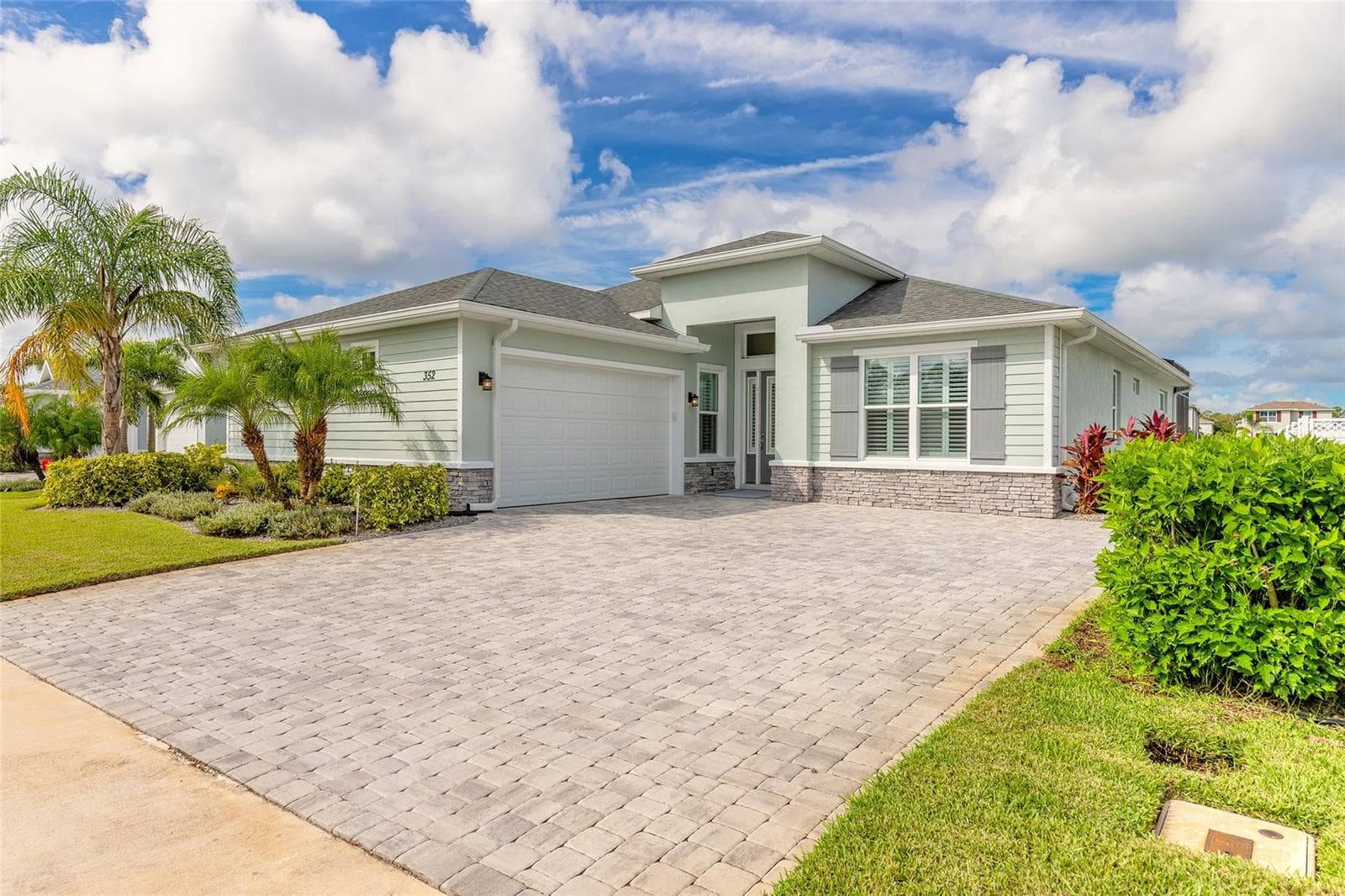 352 VENETIAN PALMS BLVD