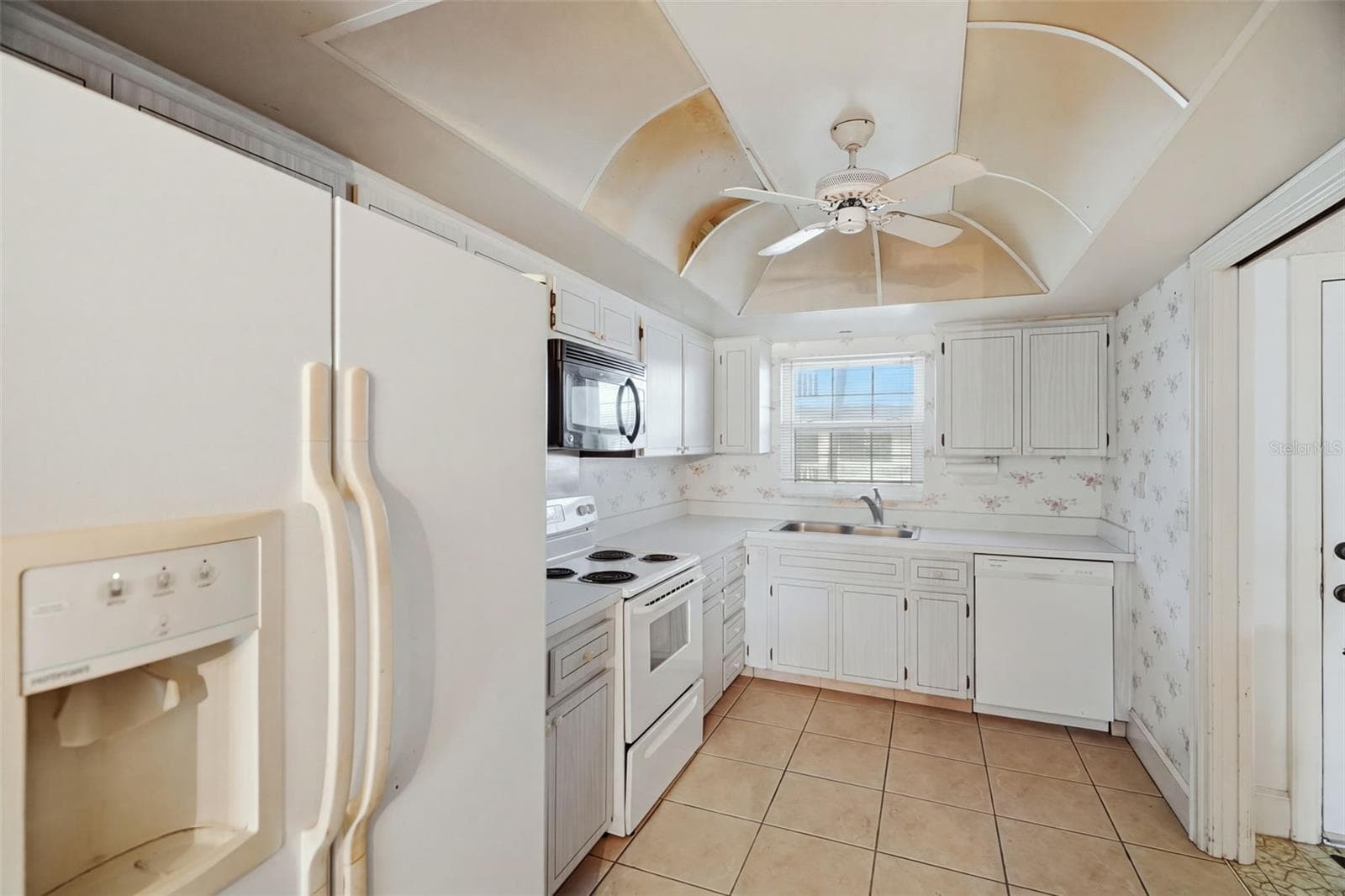 Condominium at 131 BLUFF VIEW DR #107, BELLEAIR BLUFFS, photo 5 of 27