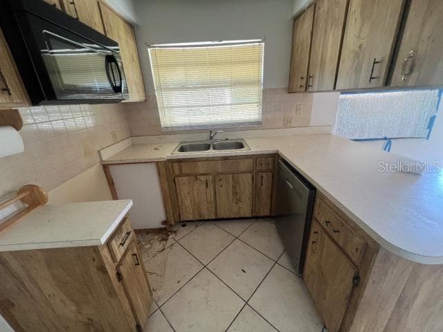 Single Family Residence at 8347 ANGELA CT, ZEPHYRHILLS, photo 7 of 25
