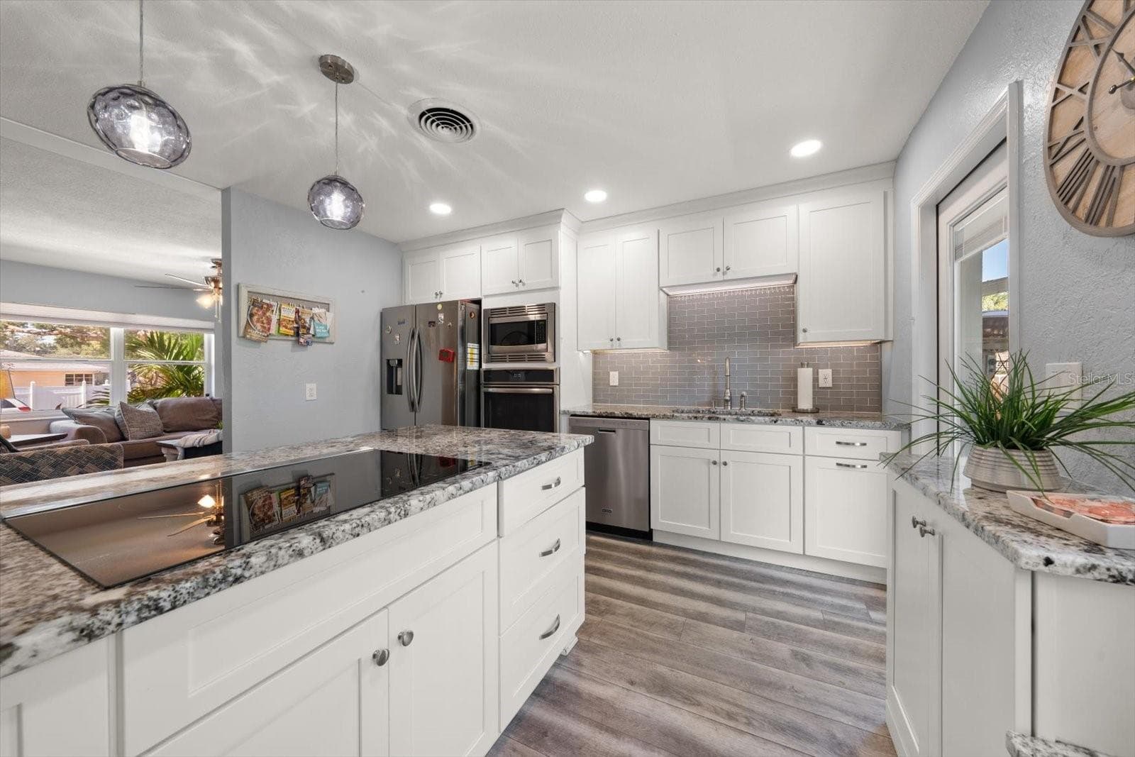 Chefs Delight! - 2534 BAYSIDE DR S, ST PETERSBURG