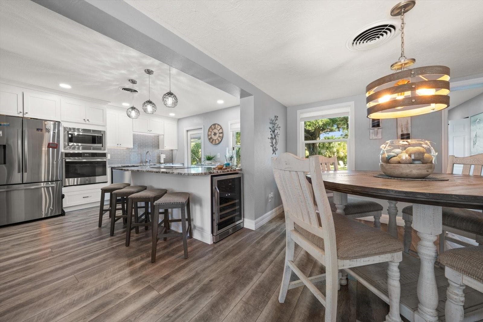 Dining area off kitchen - 2534 BAYSIDE DR S, ST PETERSBURG