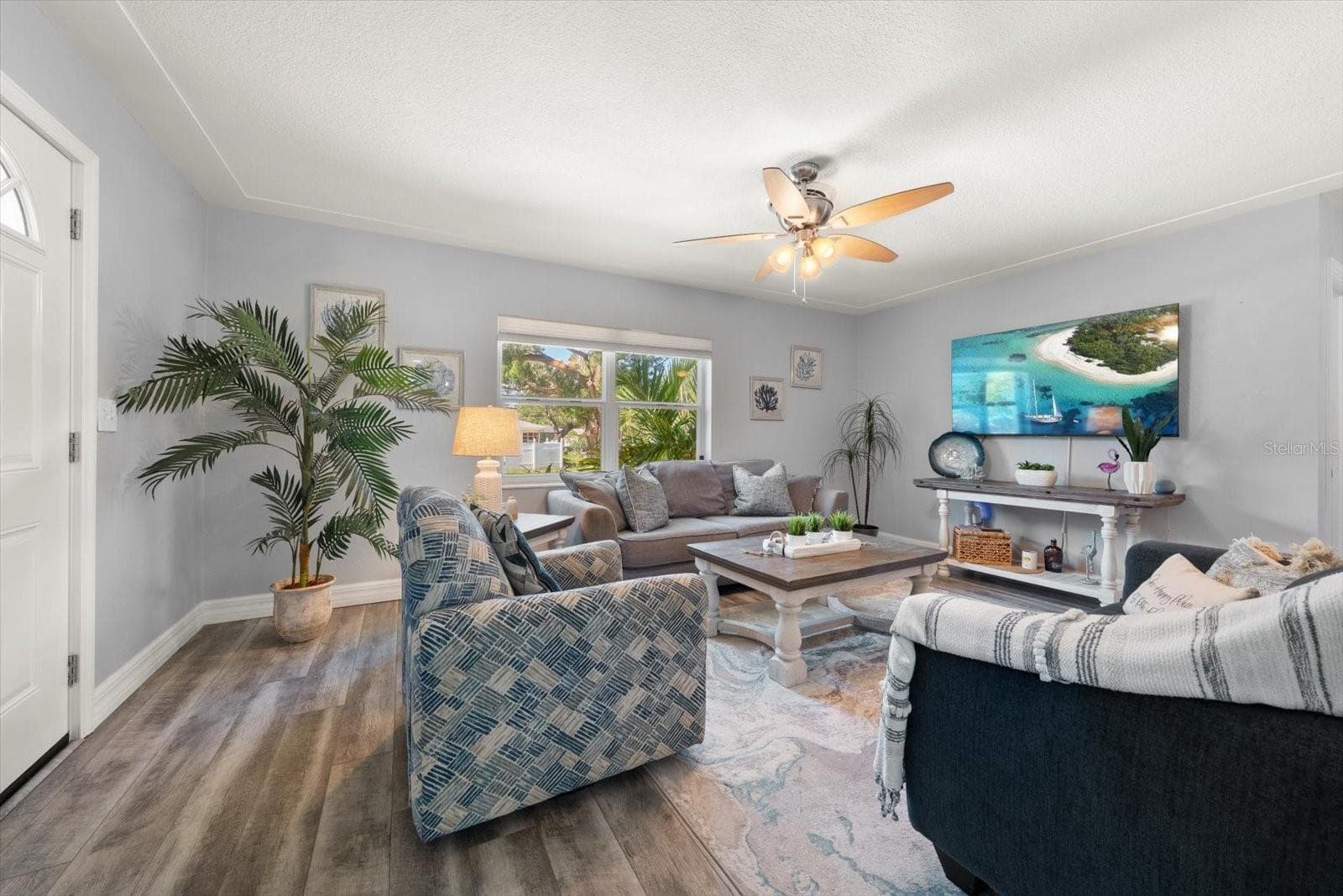 Living room - 2534 BAYSIDE DR S, ST PETERSBURG