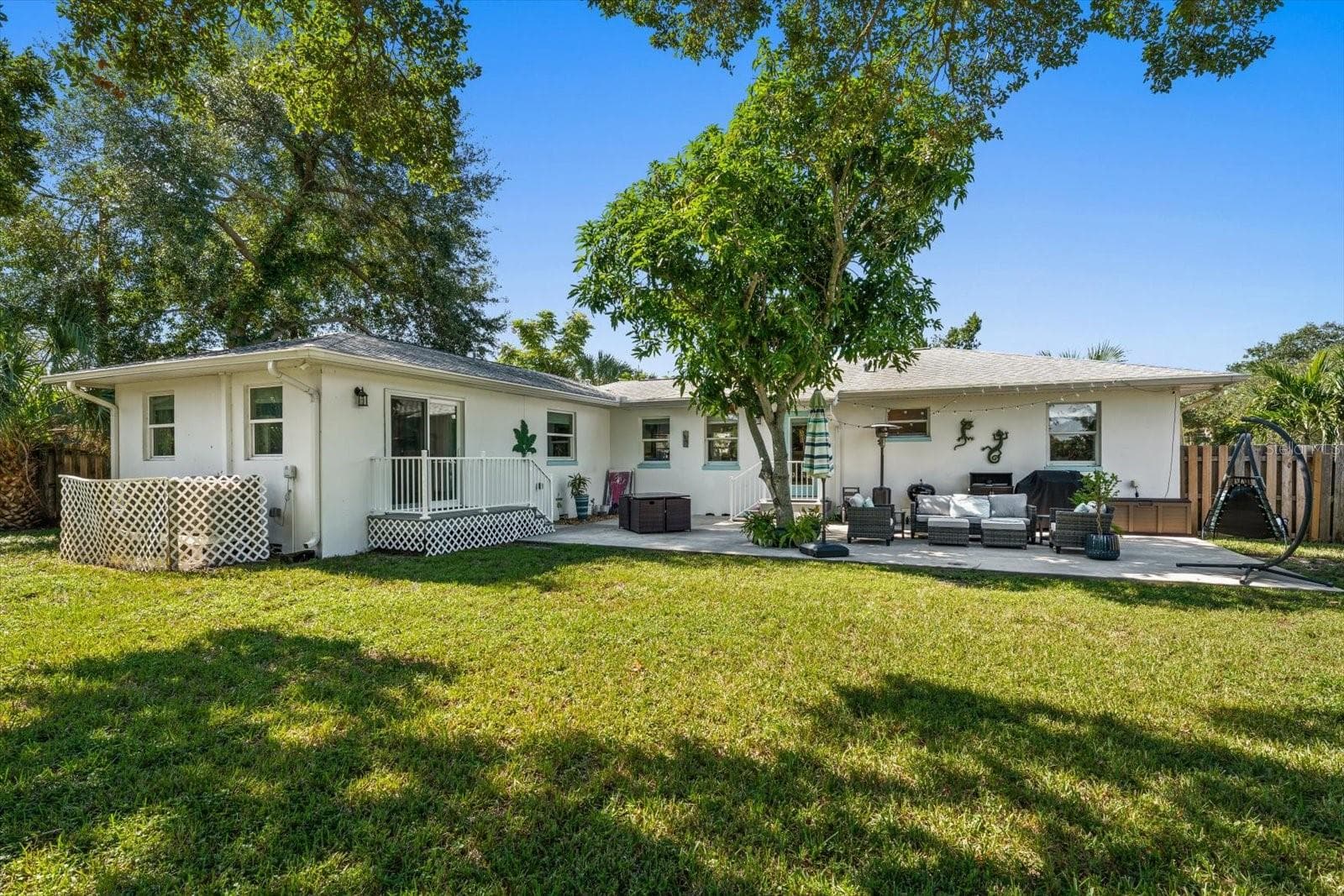 Great outdoor space - 2534 BAYSIDE DR S, ST PETERSBURG