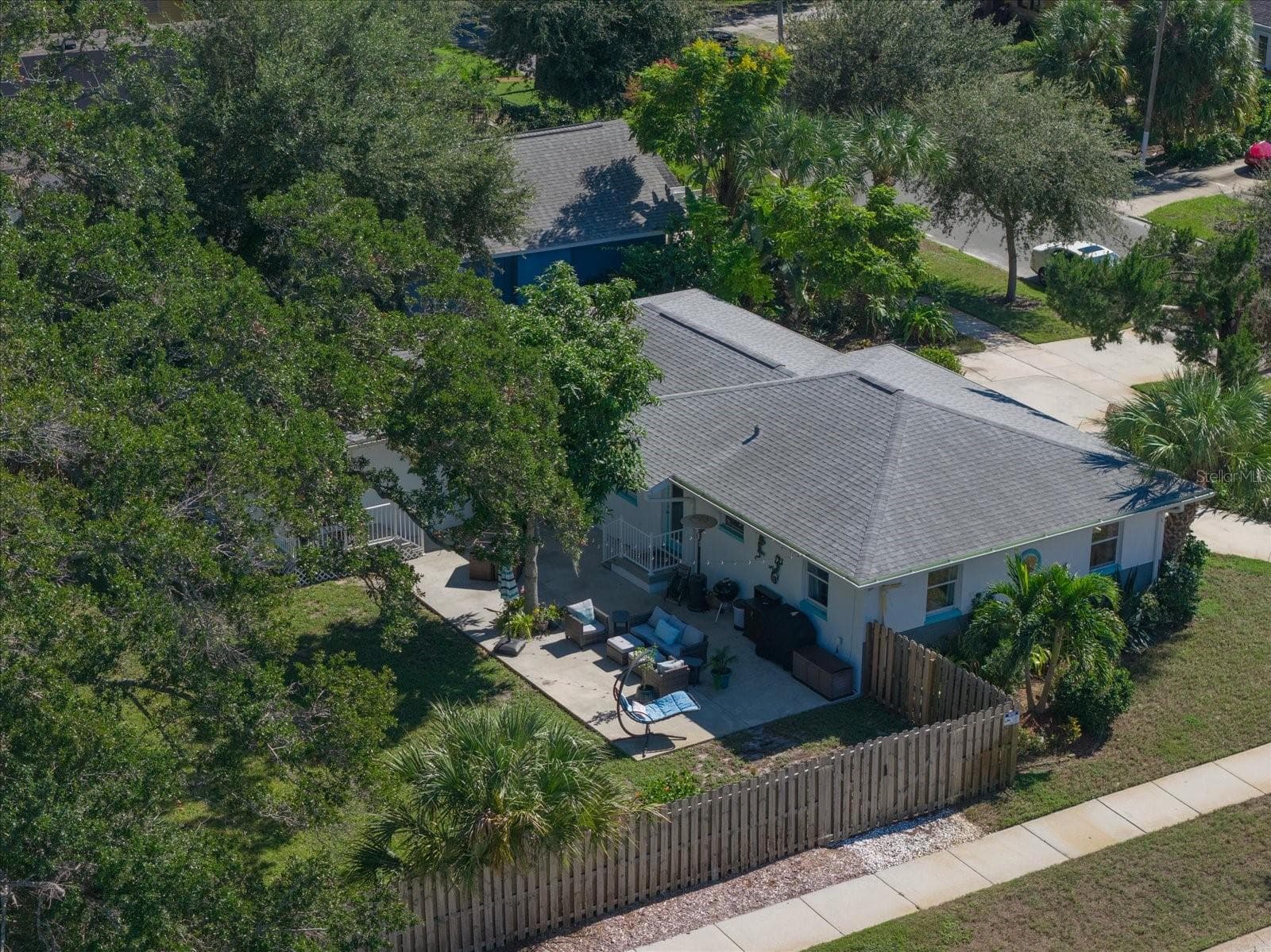 Single Family Residence at 2534 BAYSIDE DR S, ST PETERSBURG, photo 33 of 45