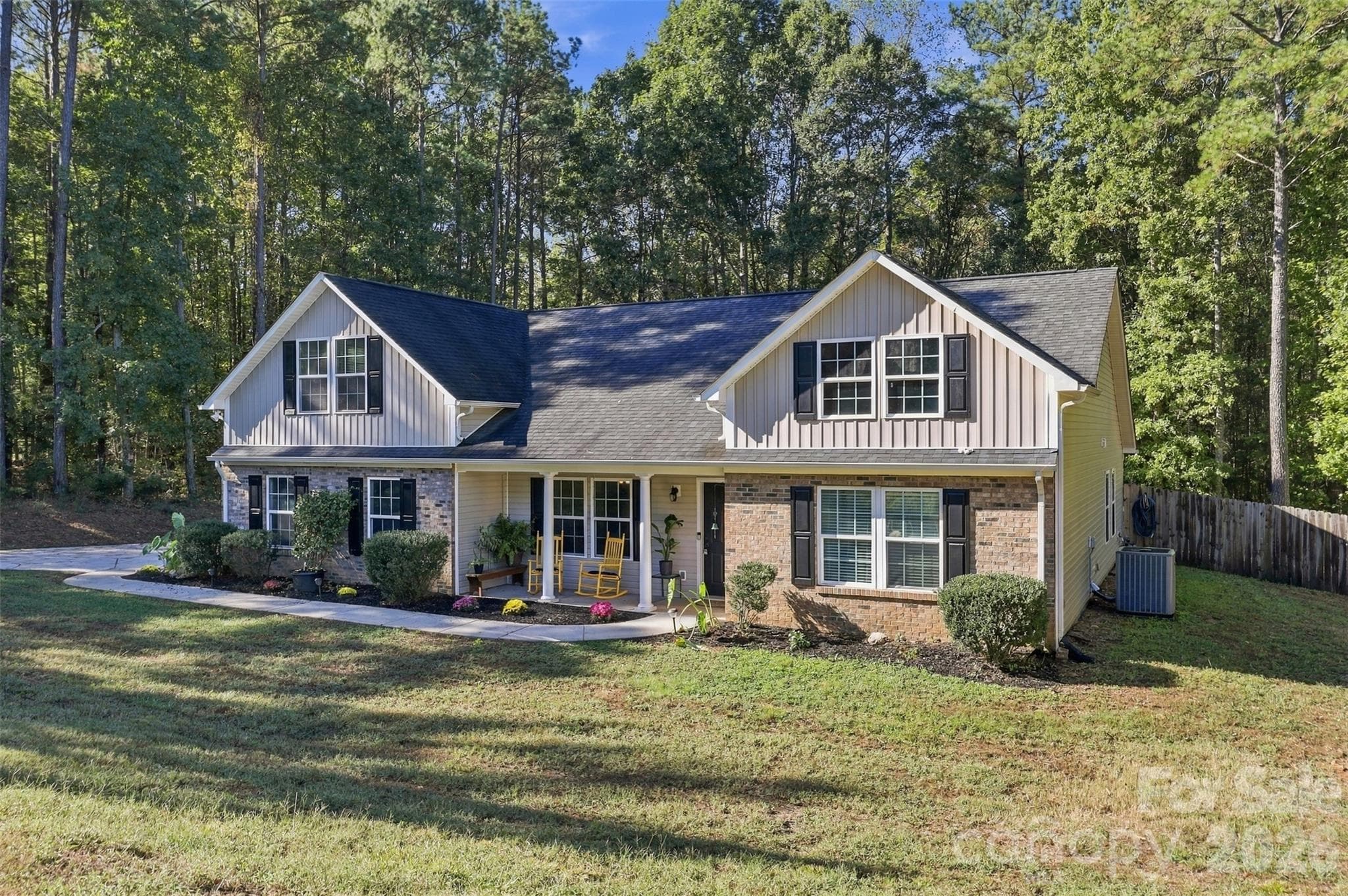 Single Family Residence at 123 Sherham Way, Rock Hill, photo 3 of 36