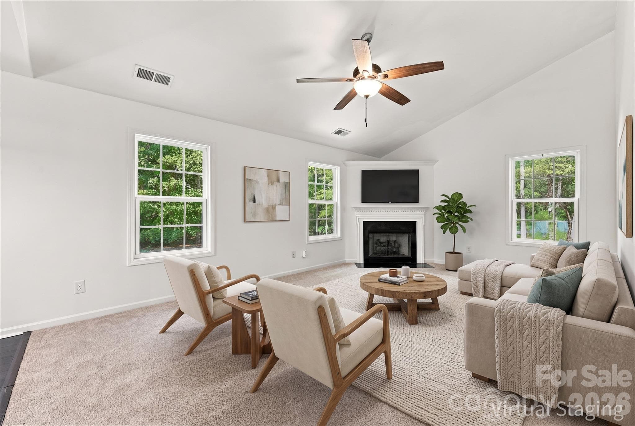 Great room with vaulted ceiling - 123 Sherham Way, Rock Hill