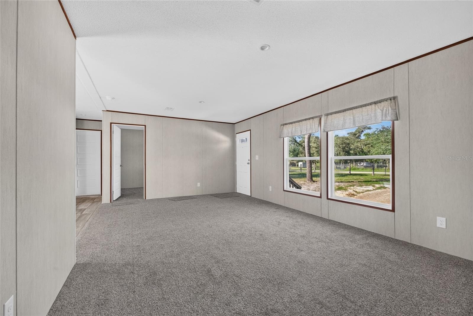 Living Room - 2231 SE 132ND CT, MORRISTON