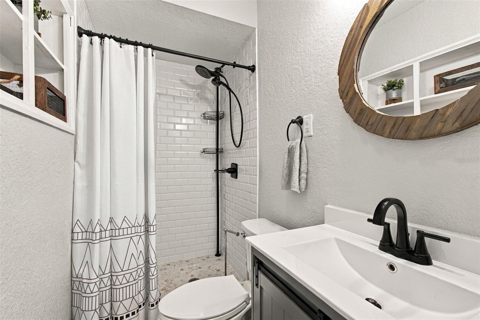 Primary Bathroom - 3306 NAKORA DR, TAMPA