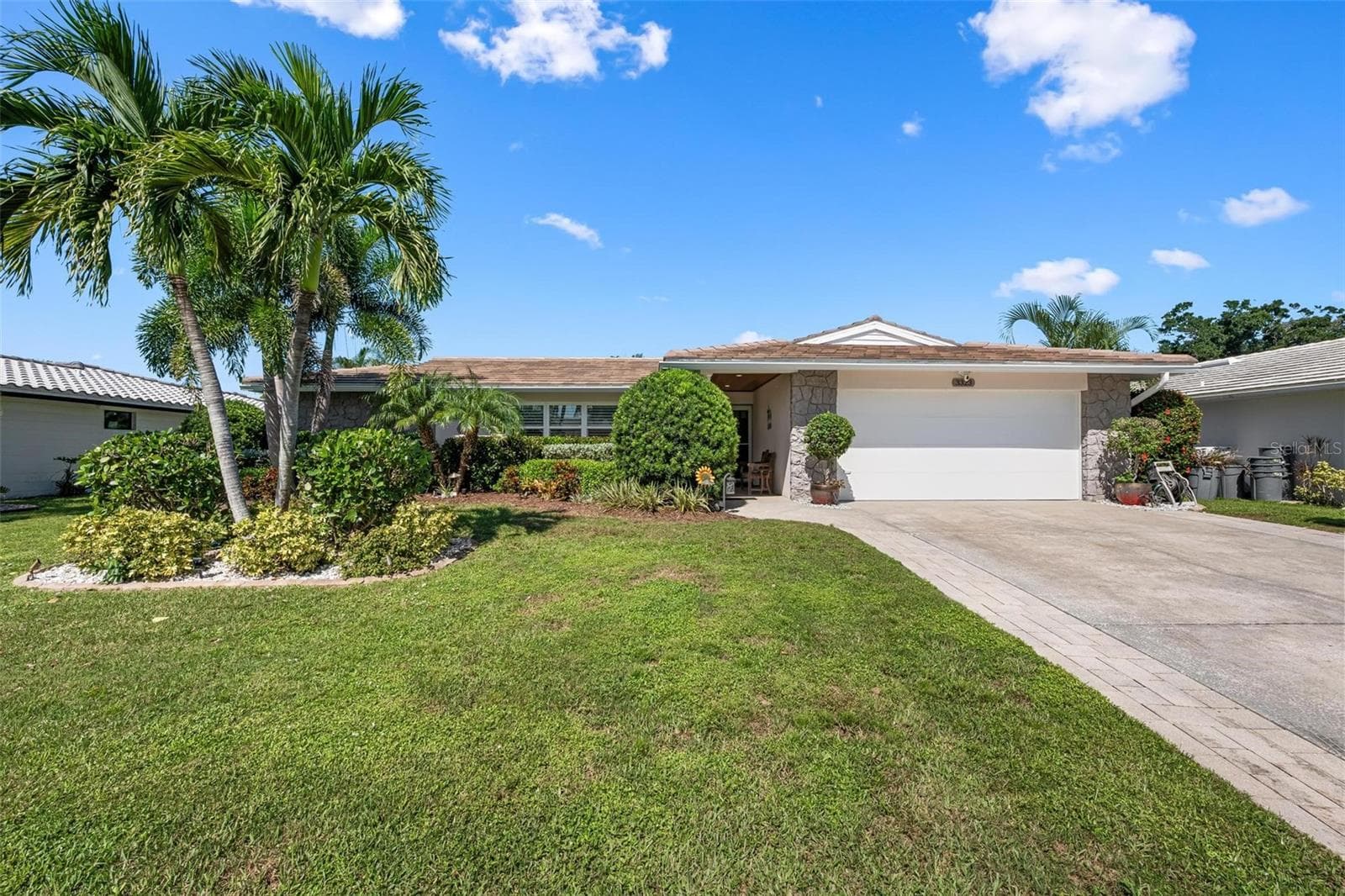 3323 SPRING MILL CIR