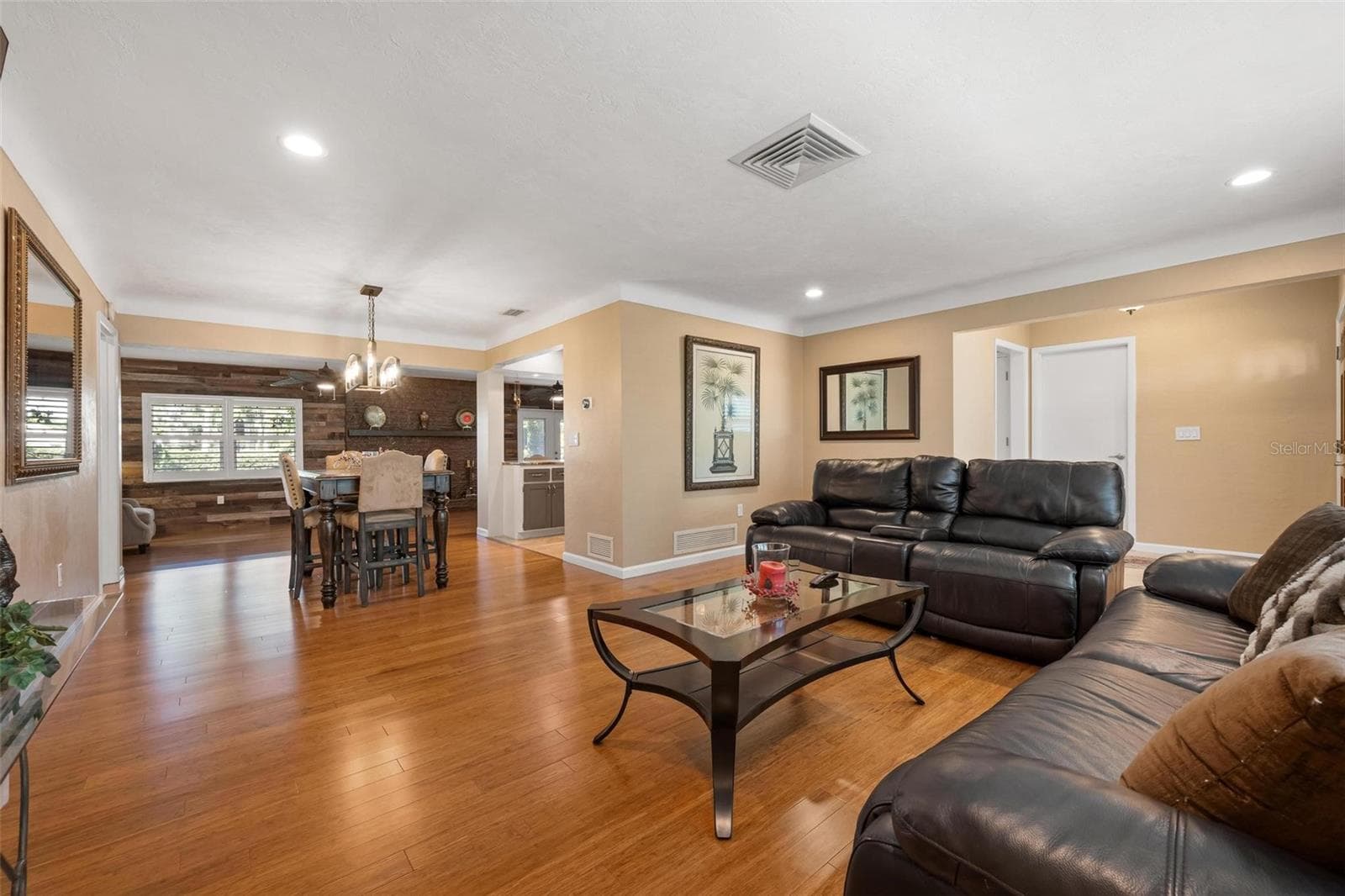 Single Family Residence at 3323 SPRING MILL CIR, SARASOTA, photo 10 of 44