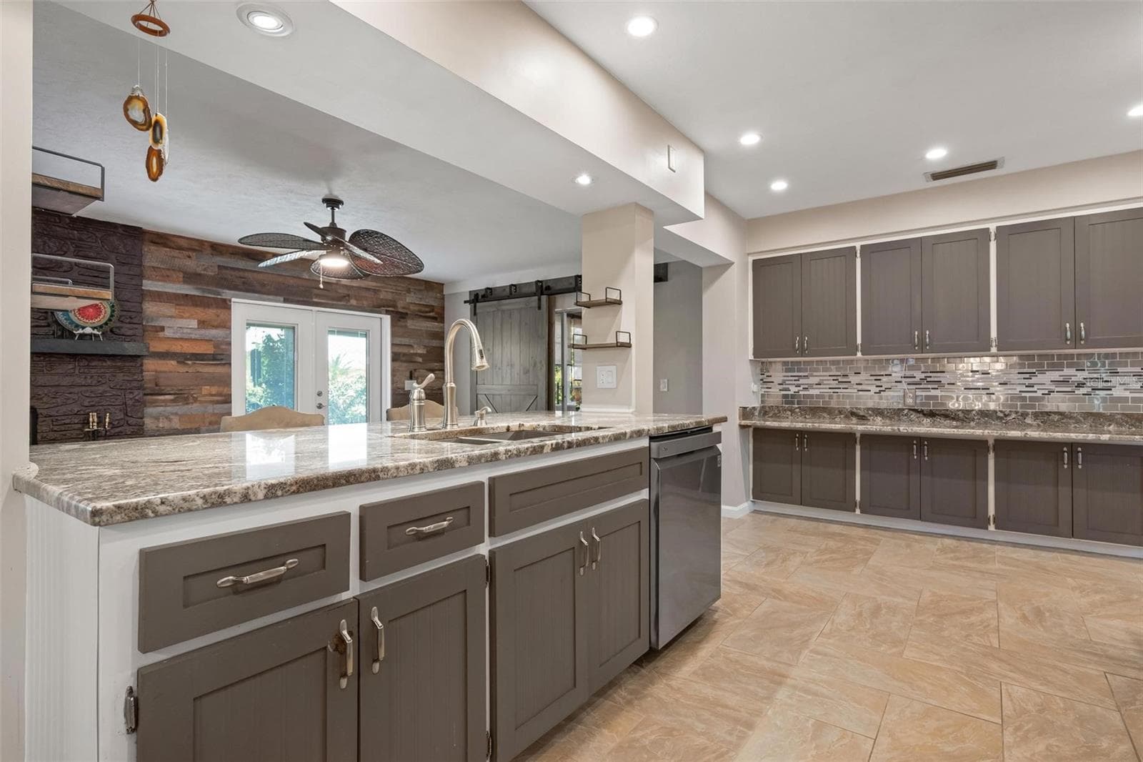 Single Family Residence at 3323 SPRING MILL CIR, SARASOTA, photo 12 of 44