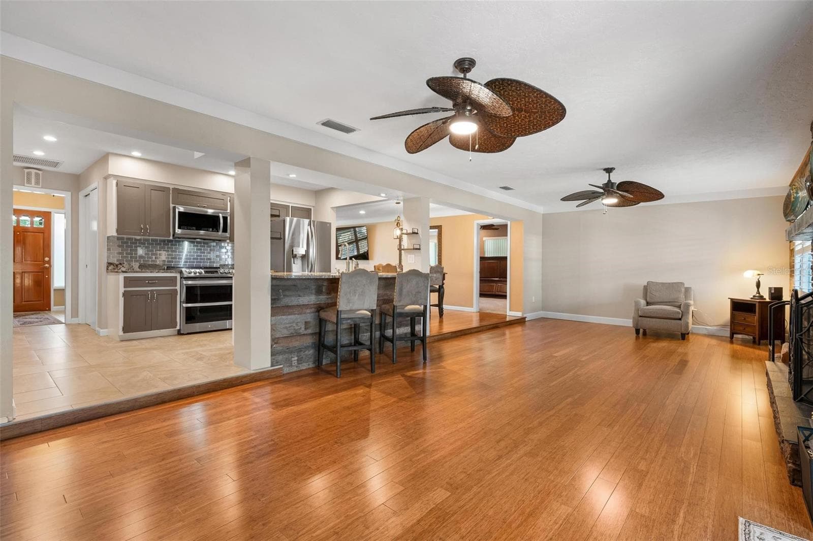 Single Family Residence at 3323 SPRING MILL CIR, SARASOTA, photo 20 of 44