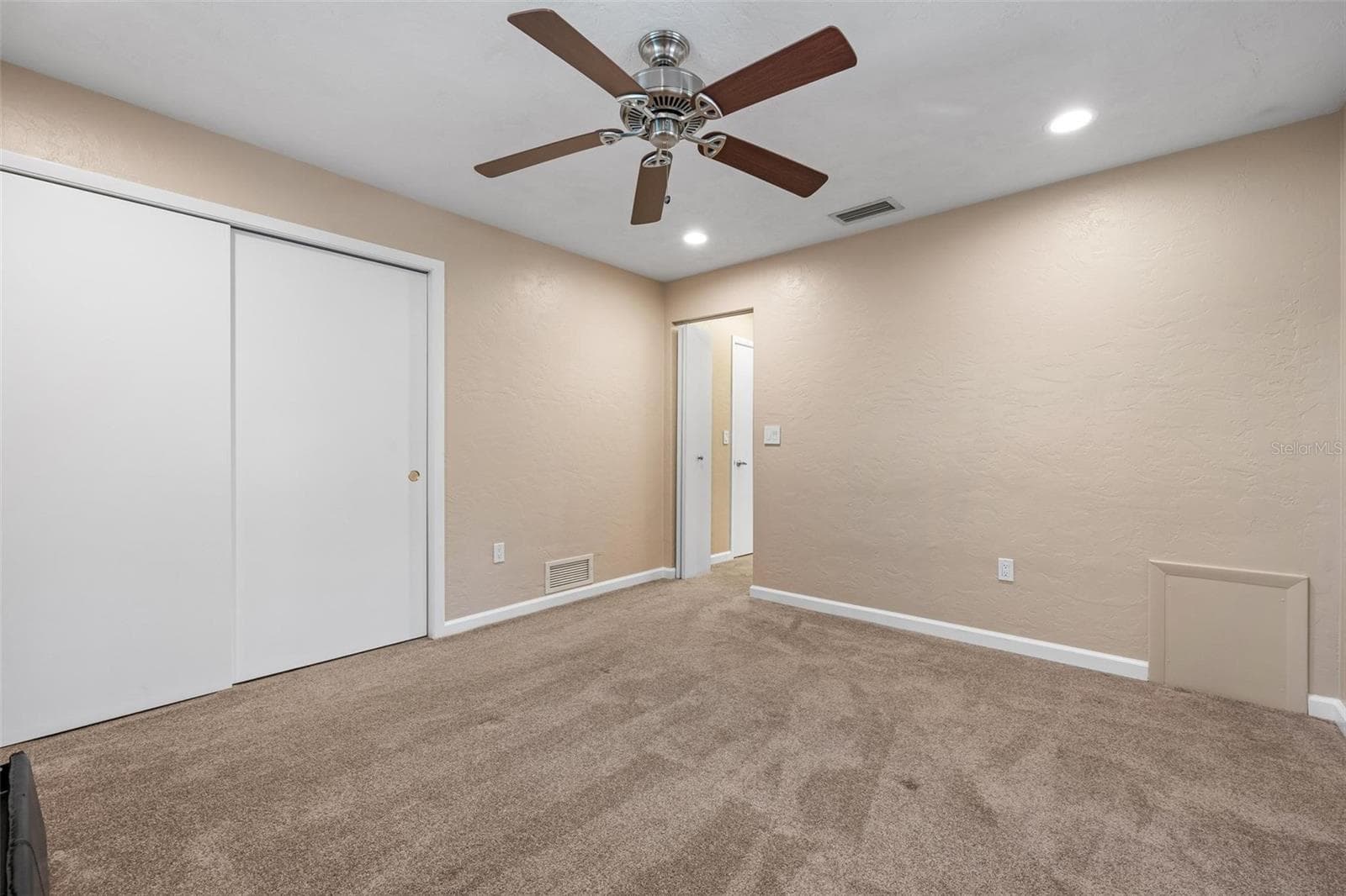 Single Family Residence at 3323 SPRING MILL CIR, SARASOTA, photo 29 of 44