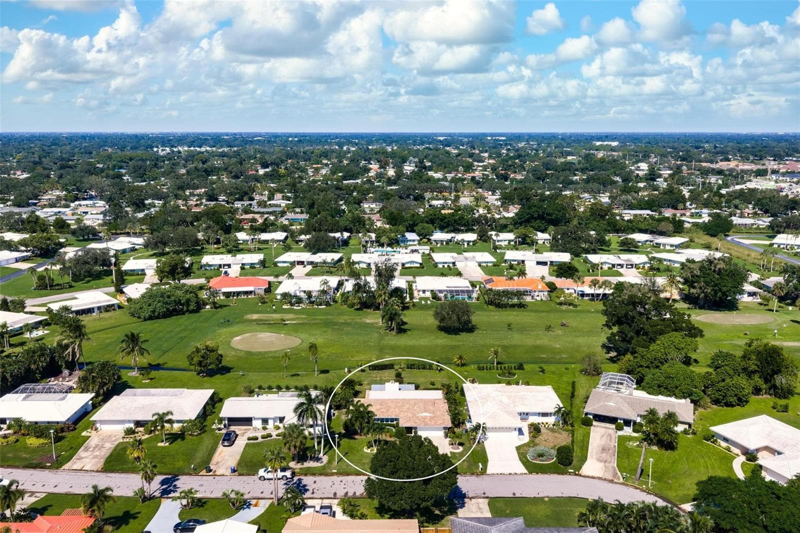 Single Family Residence at 3323 SPRING MILL CIR, SARASOTA, photo 37 of 44