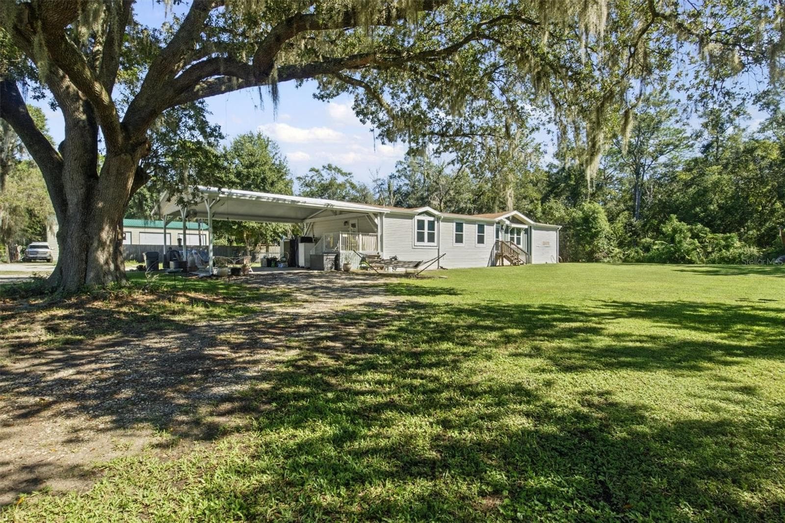 Manufactured Home at 2125 MYRTLE RD, LAKELAND, photo 3 of 47