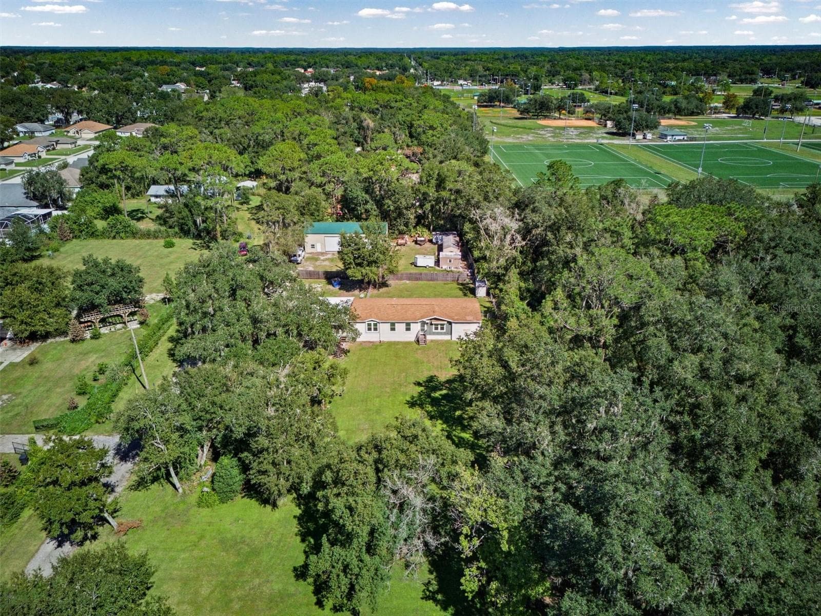 Manufactured Home at 2125 MYRTLE RD, LAKELAND, photo 45 of 47