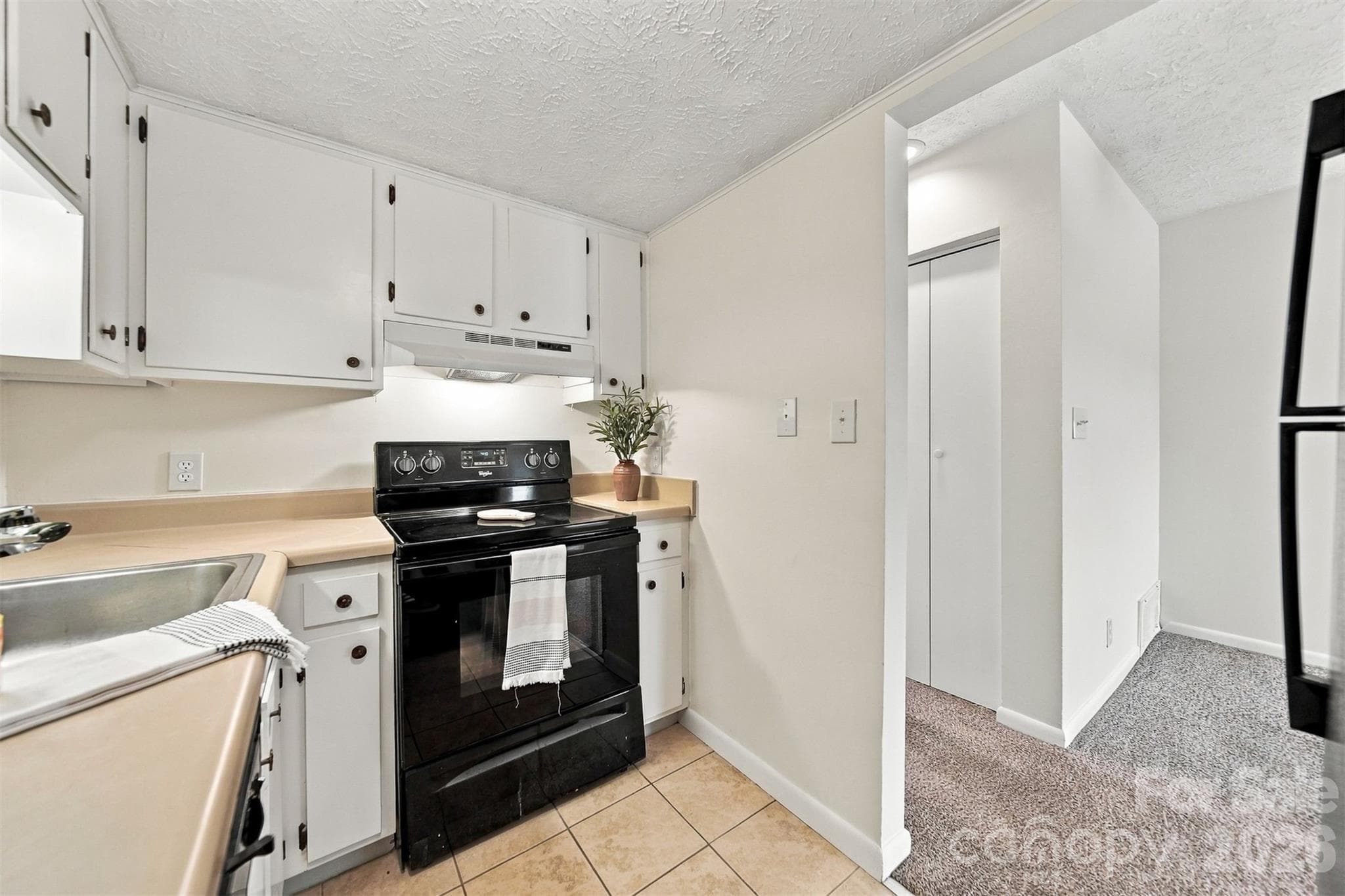 Condominium at 1050 21st Avenue NW, Hickory, photo 10 of 42
