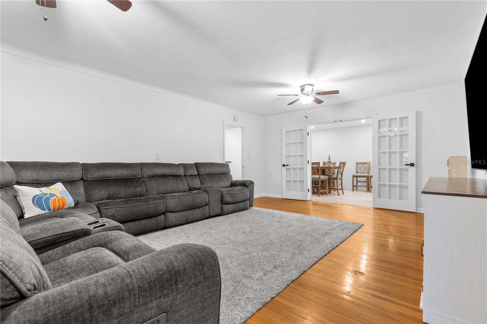 Living Room - 1324 WHITACRE DR, CLEARWATER