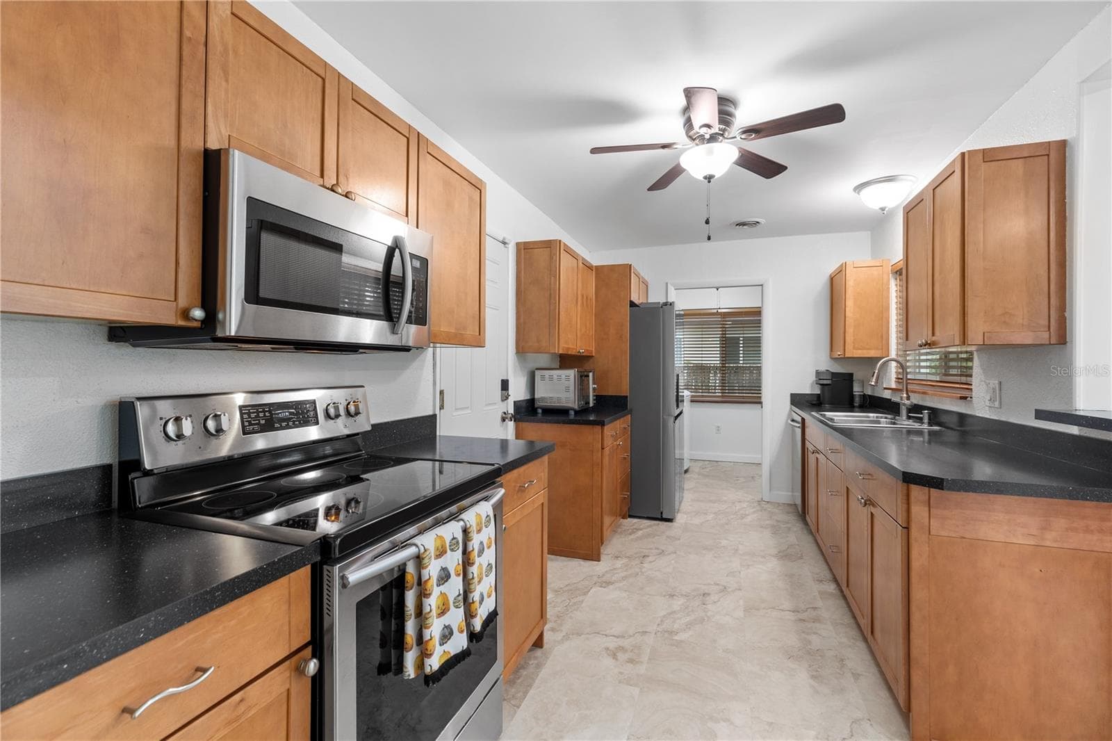 Kitchen - 1324 WHITACRE DR, CLEARWATER