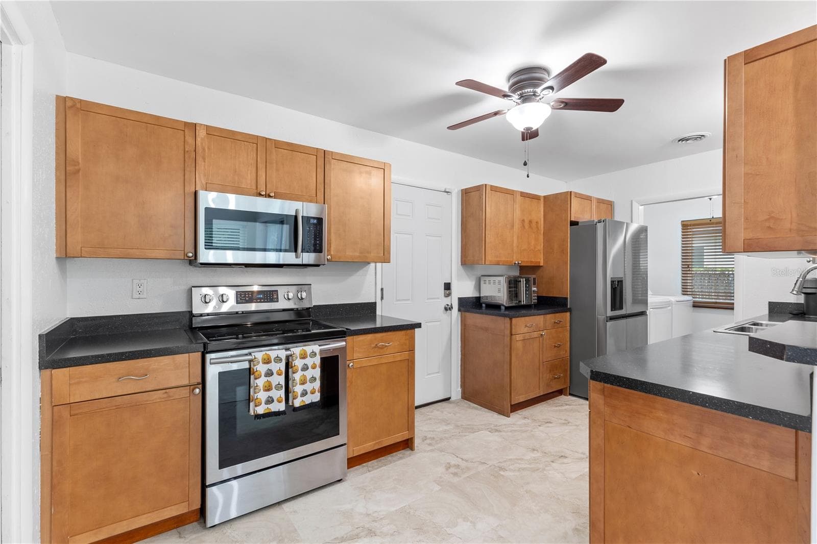 Kitchen - 1324 WHITACRE DR, CLEARWATER
