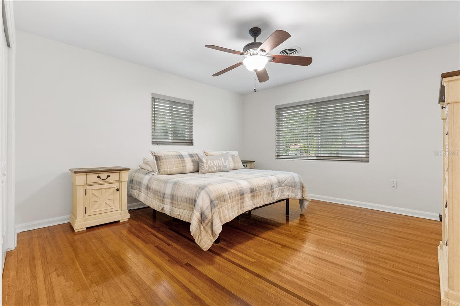 Master Bedroom - 1324 WHITACRE DR, CLEARWATER