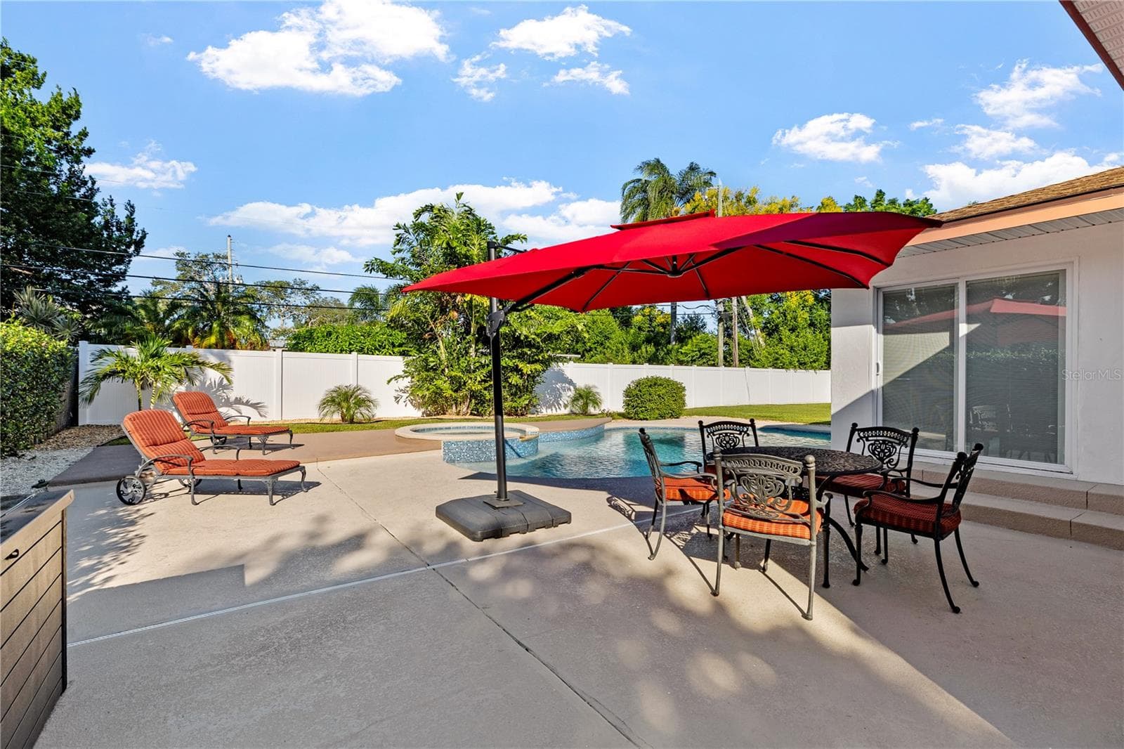 Backyard opposite side - 1324 WHITACRE DR, CLEARWATER