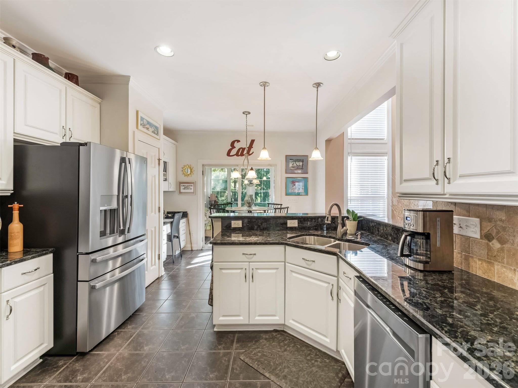 Single Family Residence at 714 Corinthian Place, Charlotte, photo 7 of 24