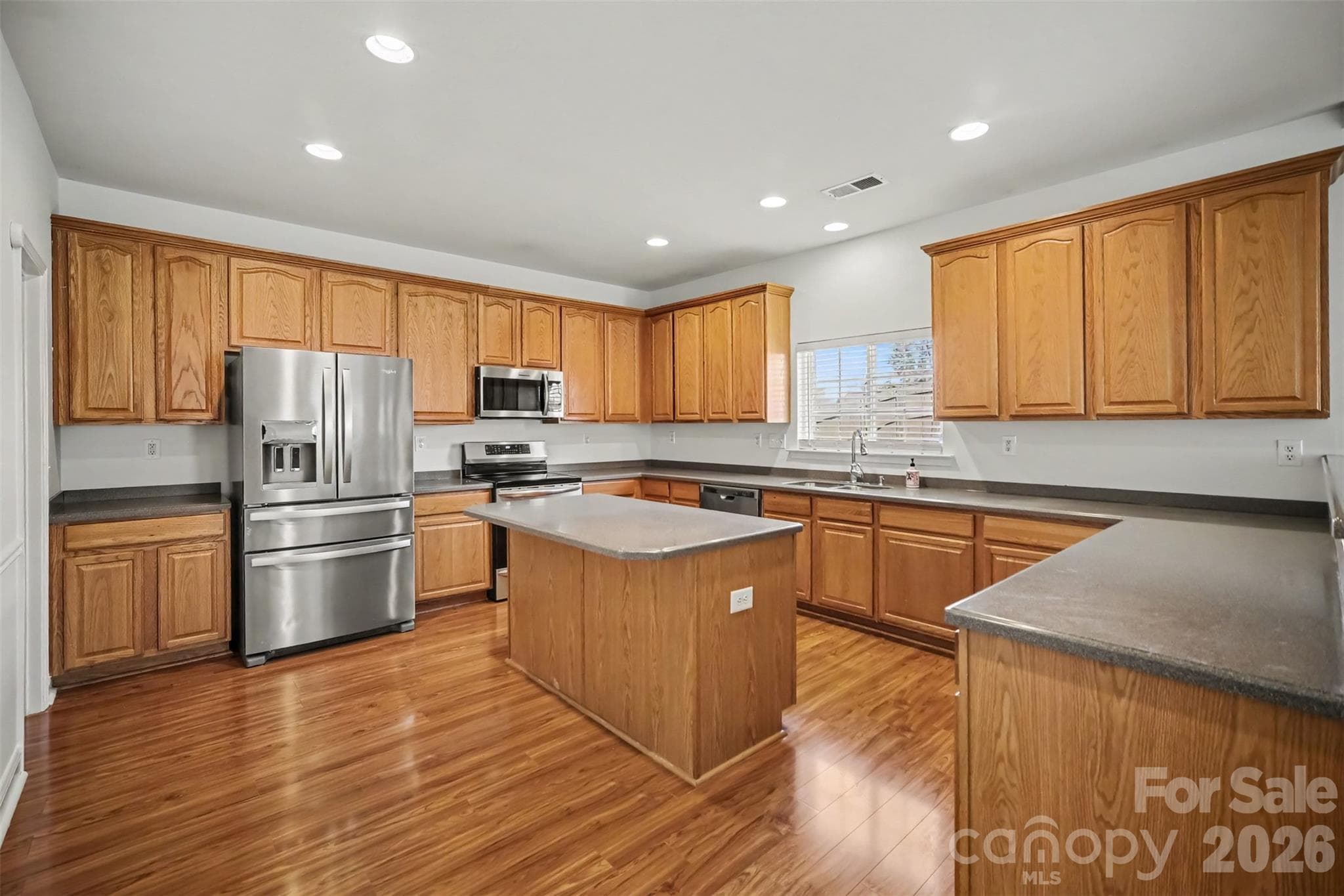 Single Family Residence at 10033 Markus Drive, Mint Hill, photo 4 of 40
