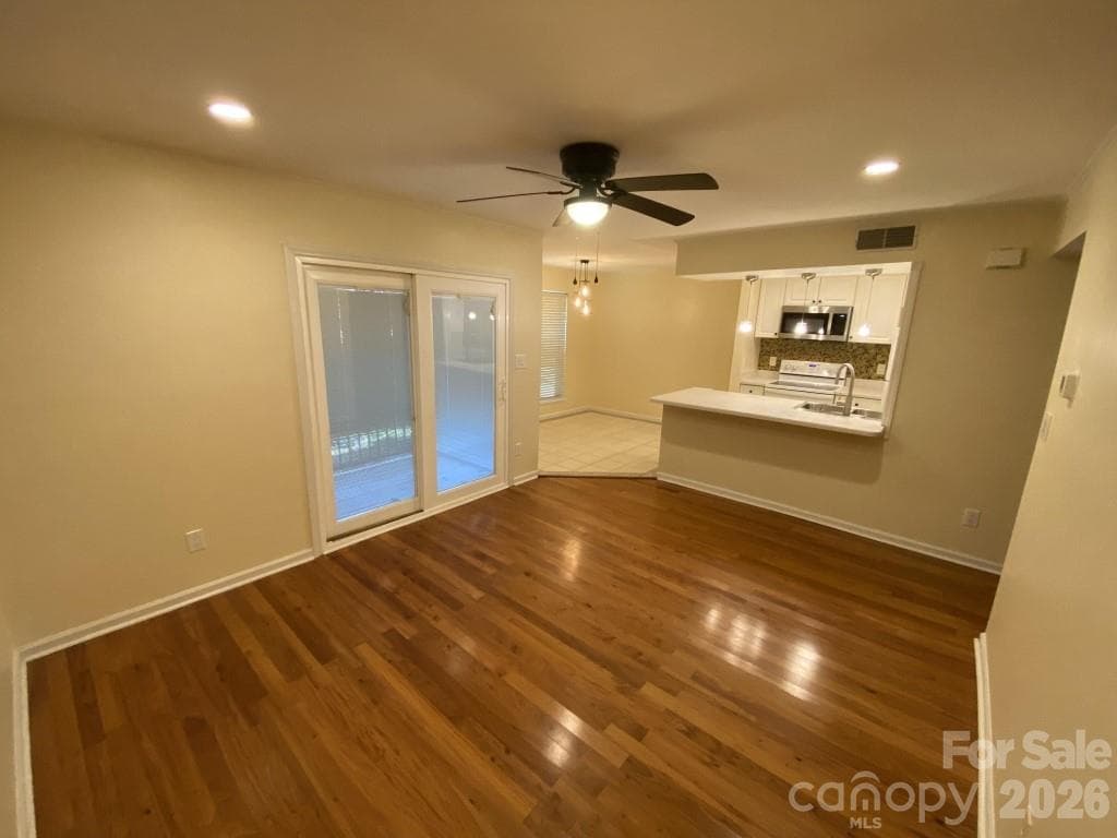 Condominium at 11013 Running Ridge Road, Charlotte, photo 2 of 12