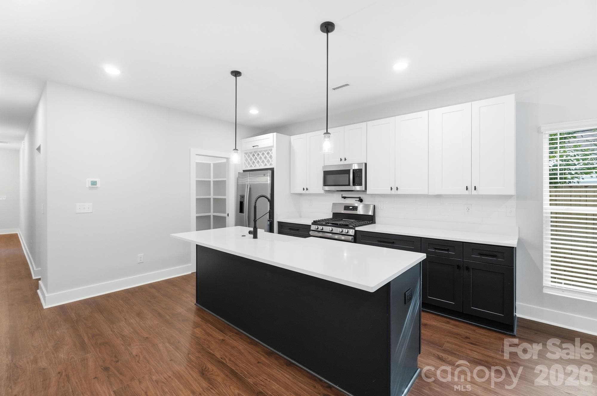 Single Family Residence at 3217 Credenza Road, Charlotte, photo 8 of 48