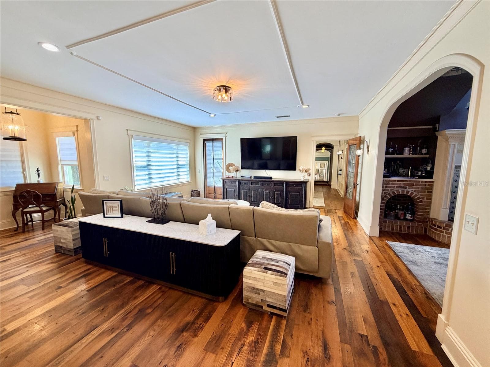 living room 2 - 5903 RIVER FOREST CIR, BRADENTON