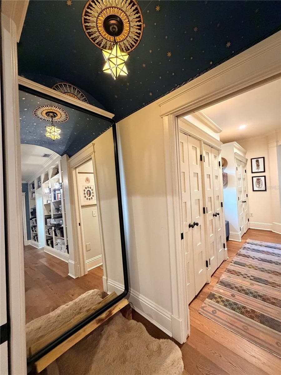 Unique area of primary between bedroom and bath - 5903 RIVER FOREST CIR, BRADENTON