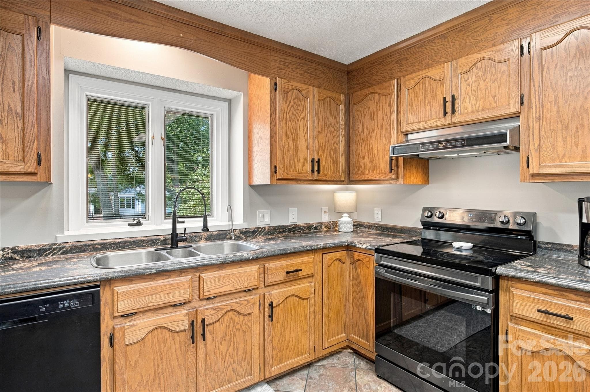 Single Family Residence at 146 Renaissance Place, Statesville, photo 16 of 48