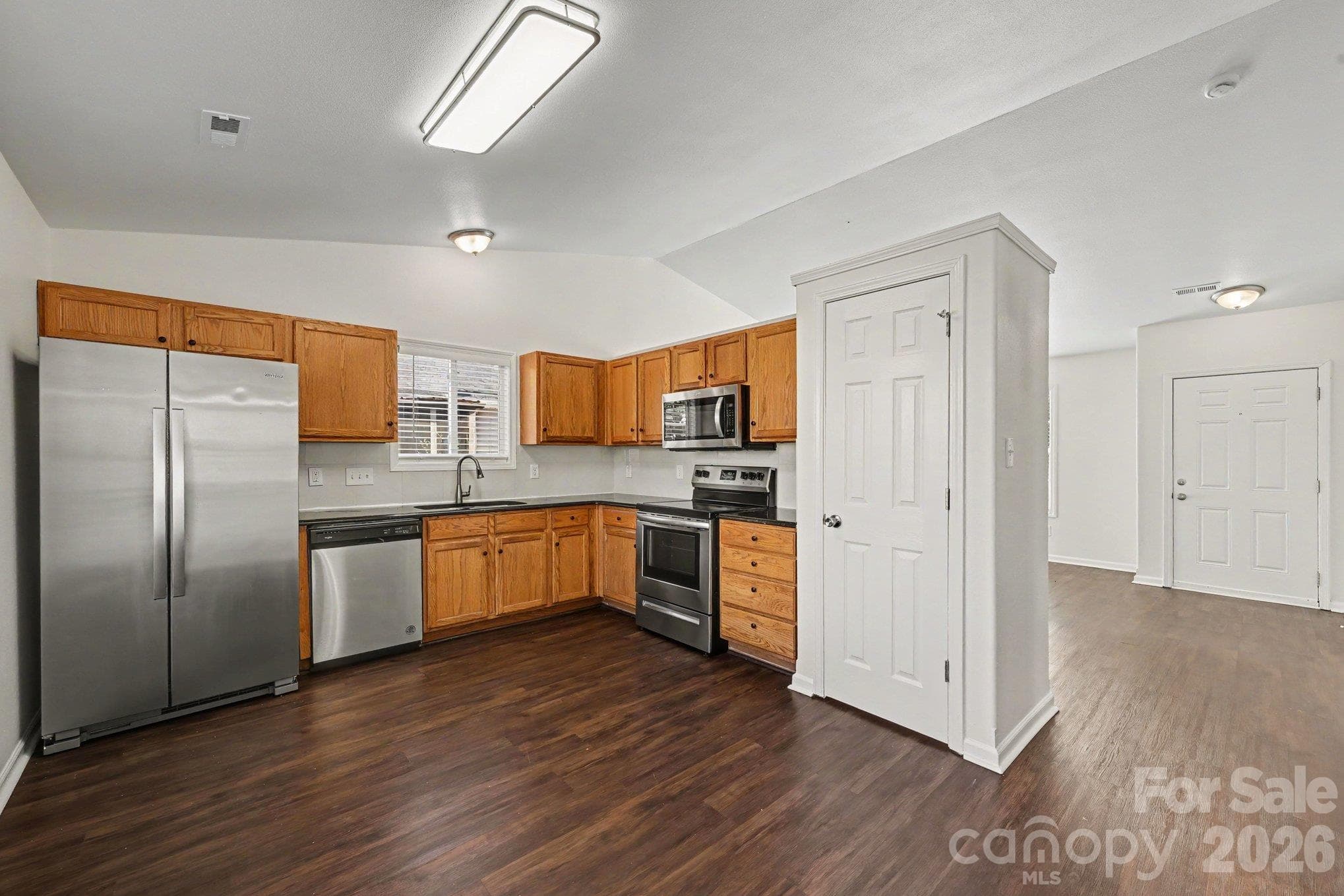 Single Family Residence at 10502 Glory Meadow Court, Charlotte, photo 6 of 16