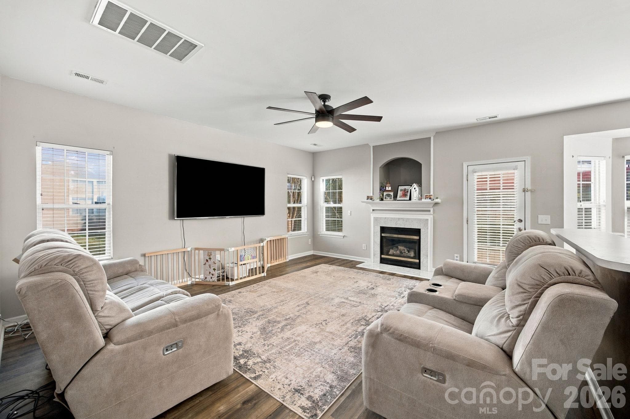 Single Family Residence at 6730 Reedy Creek Road, Charlotte, photo 10 of 48