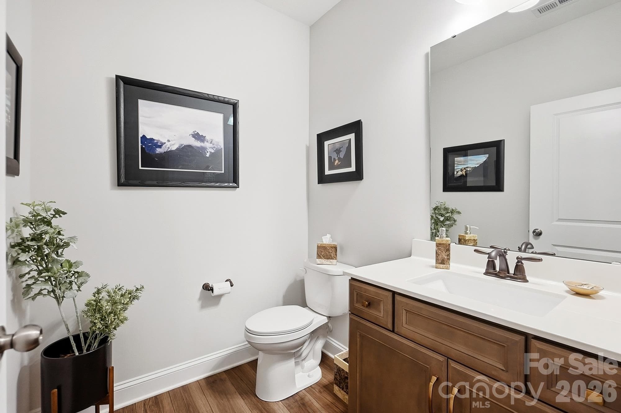 Half bath - 2014 Old Evergreen Parkway, Indian Trail