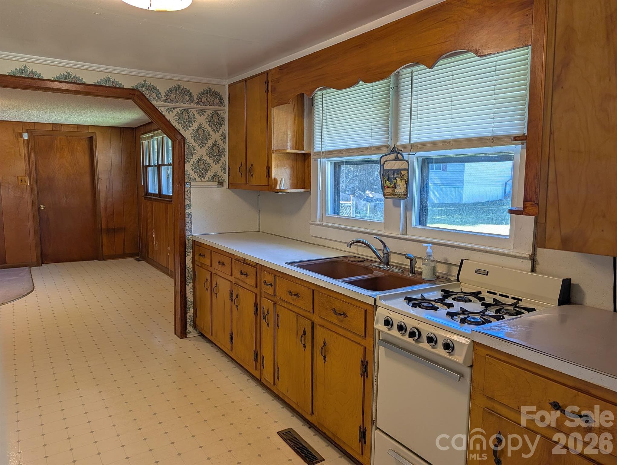 Single Family Residence at 4053 Roddey Road, Catawba, photo 11 of 55