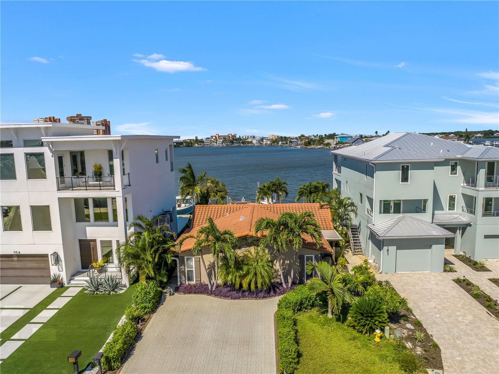 Resort-like Living on the Waters of Redington Shores - 106 WALL ST, REDINGTON SHORES