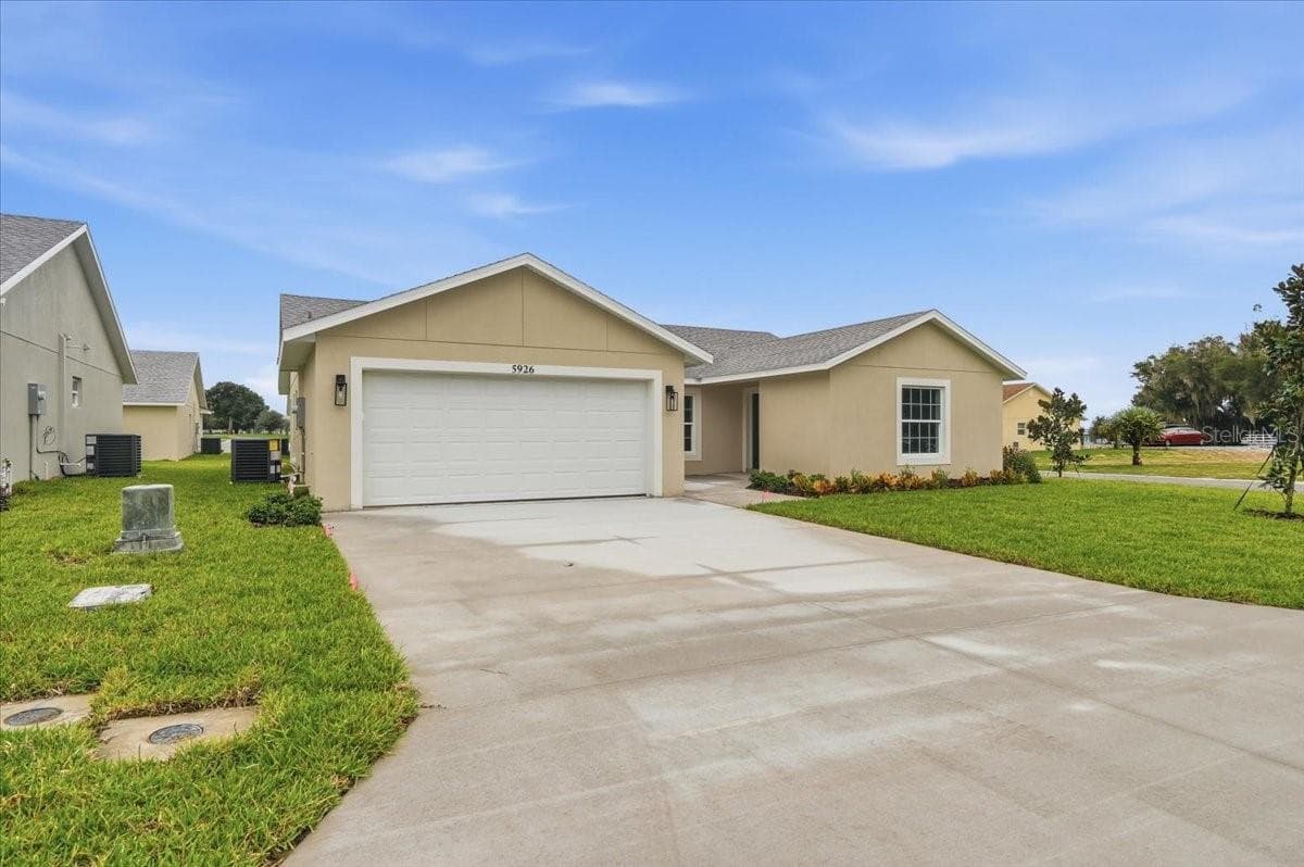 Single Family Residence at 5926 CORMORANT CT, LAKELAND, photo 4 of 17