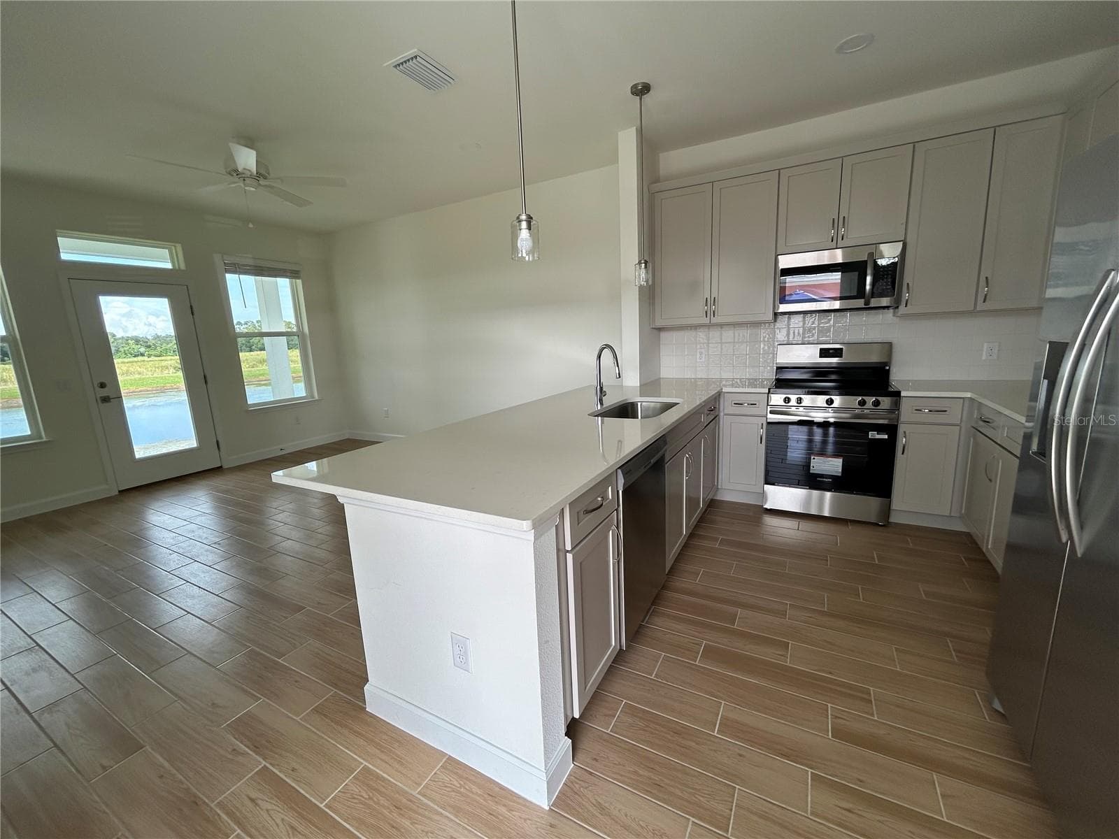Single Family Residence at 12034 LAKESHORE WAY, OXFORD, photo 2 of 7