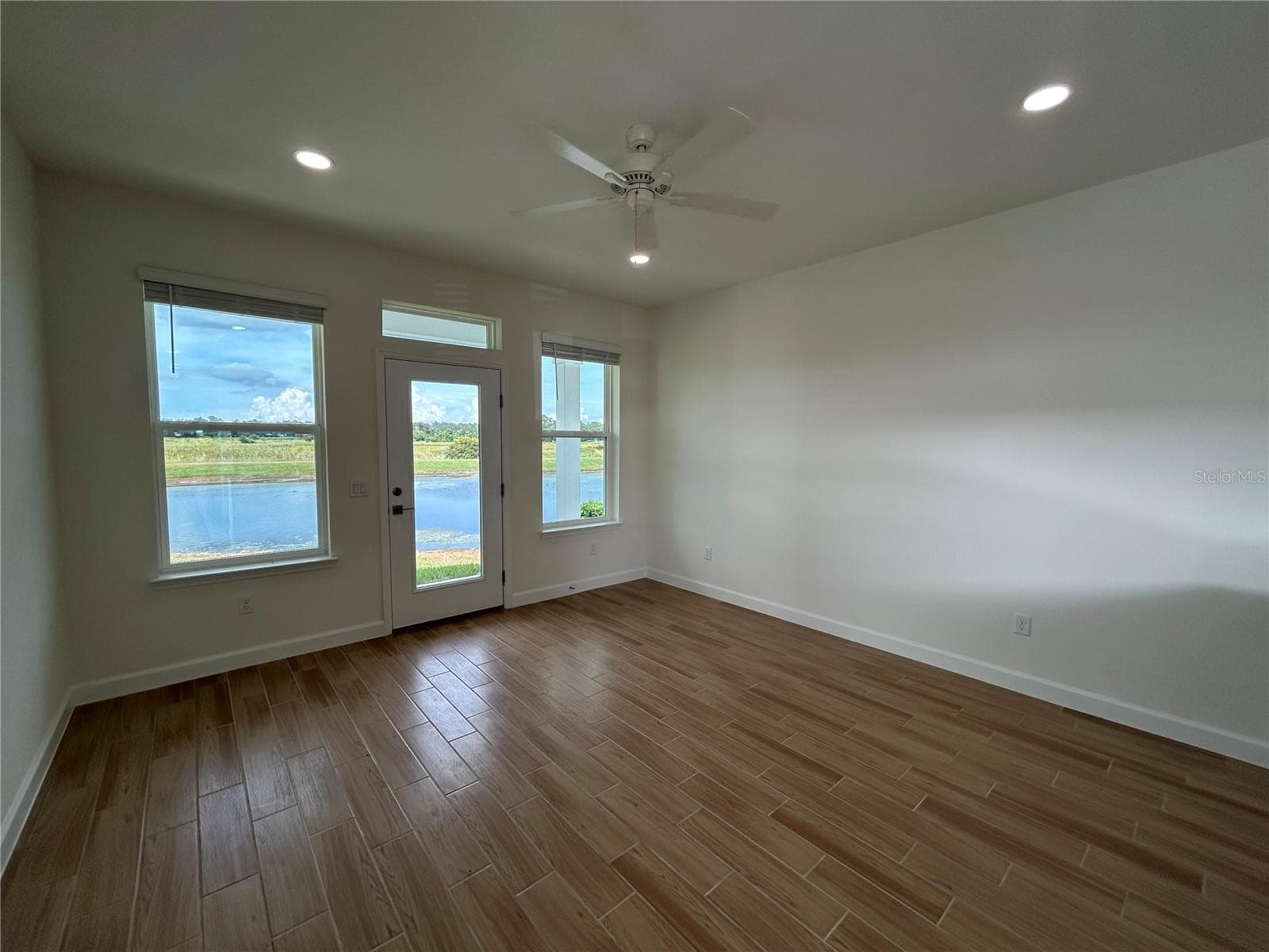 Single Family Residence at 12034 LAKESHORE WAY, OXFORD, photo 3 of 7