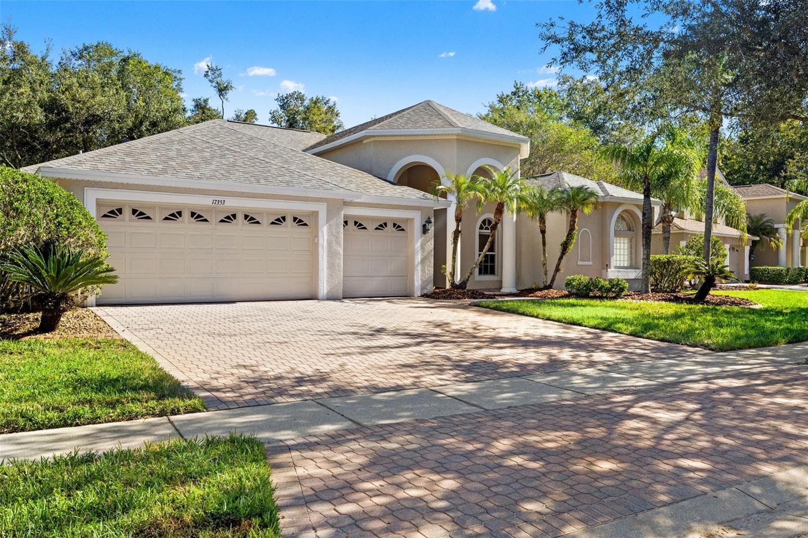 Single Family Residence at 17353 EMERALD CHASE DR, TAMPA, photo 4 of 64