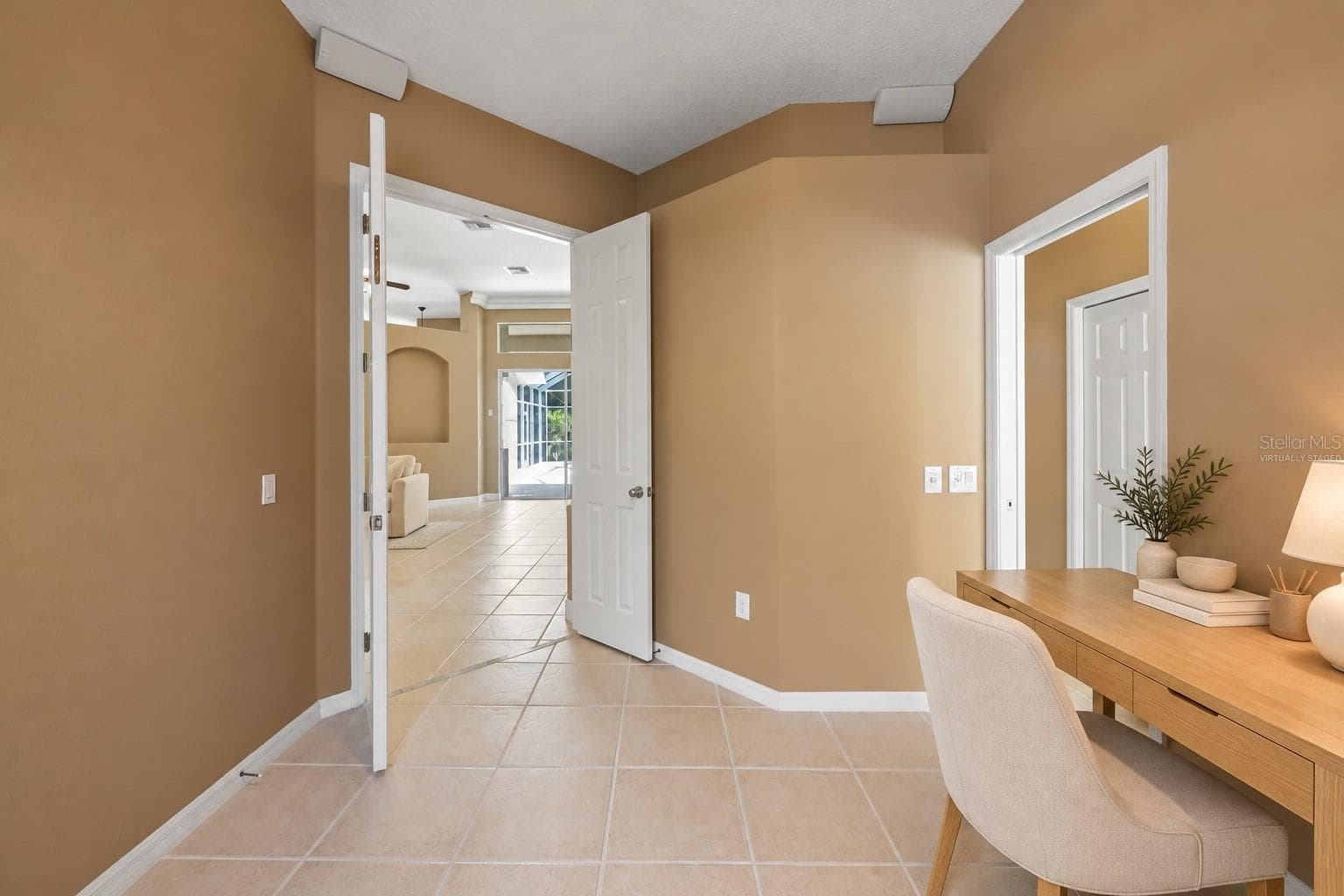 Virtually Staged - 17353 EMERALD CHASE DR, TAMPA
