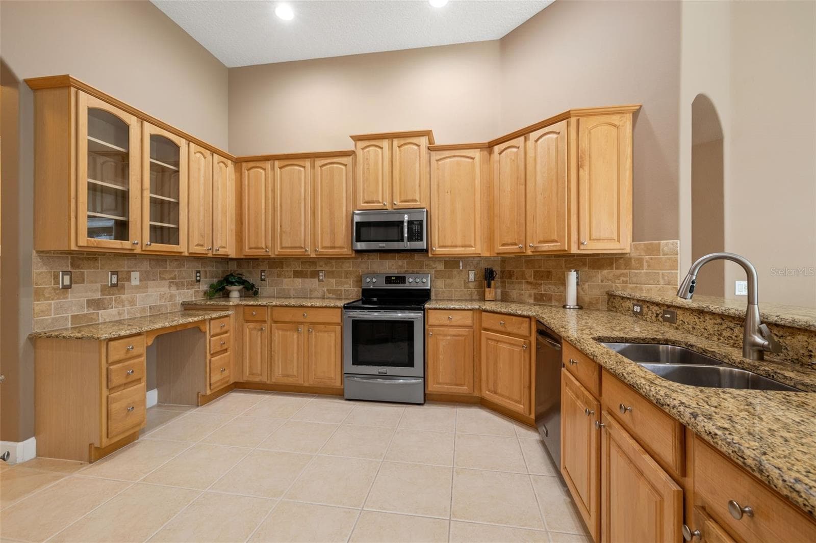 Single Family Residence at 17353 EMERALD CHASE DR, TAMPA, photo 27 of 64