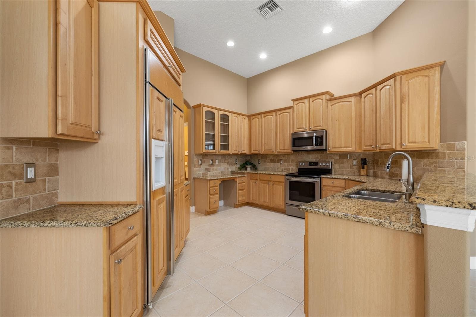 Single Family Residence at 17353 EMERALD CHASE DR, TAMPA, photo 28 of 64