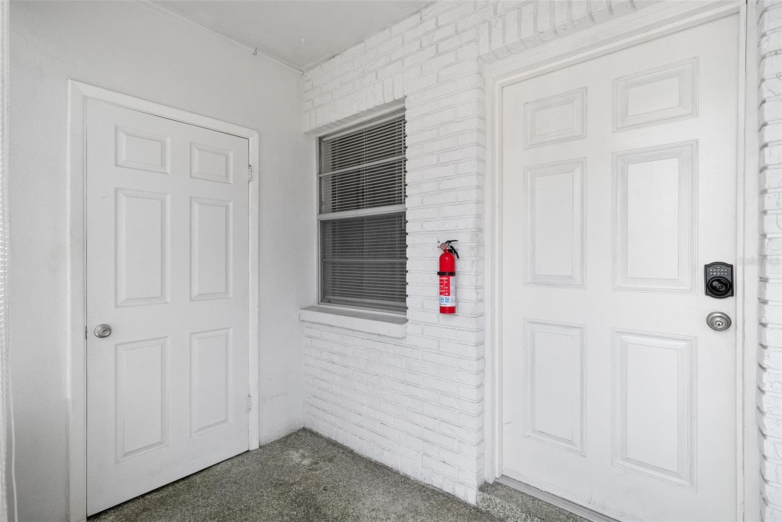 Villa at 13940 ANONA HEIGHTS DR #113, LARGO, photo 5 of 28