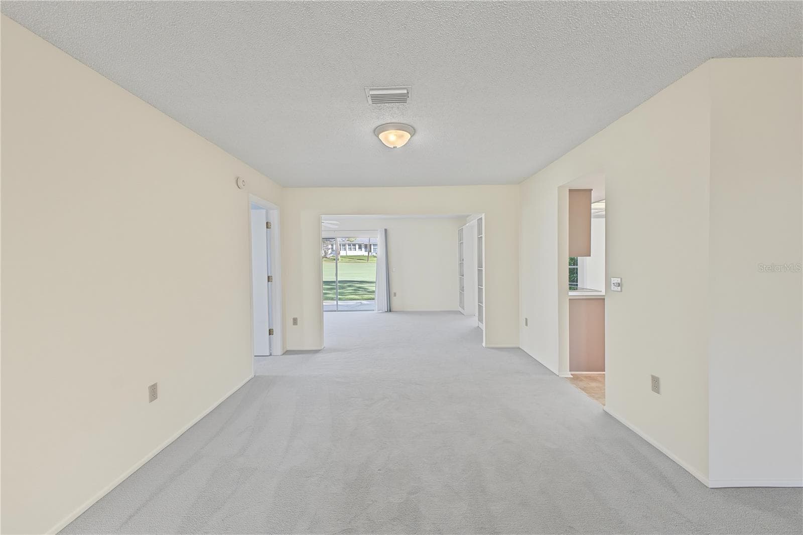Single Family Residence at 7103 CROWN OAKS DR, SPRING HILL, photo 13 of 75