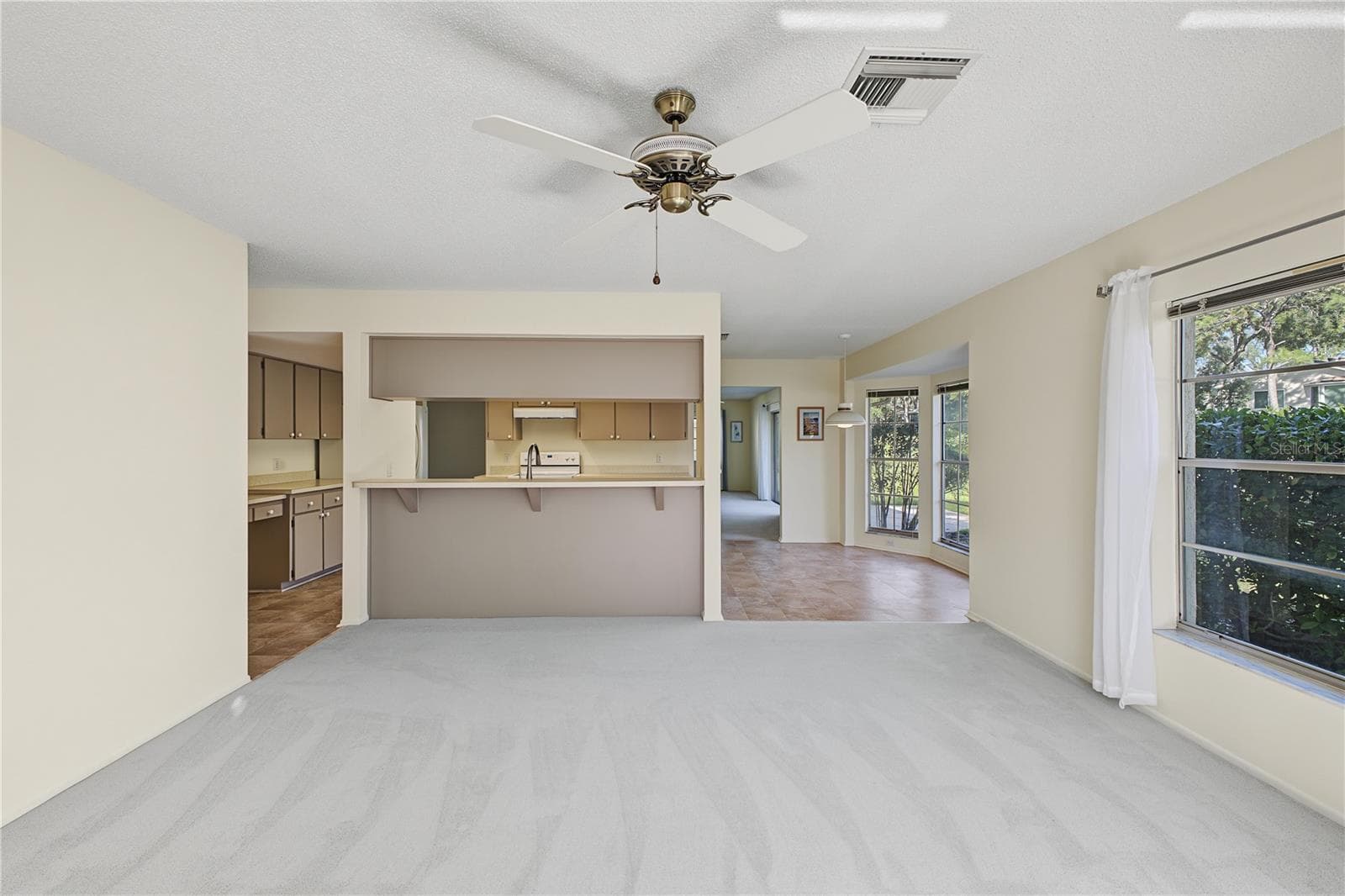 Single Family Residence at 7103 CROWN OAKS DR, SPRING HILL, photo 23 of 75